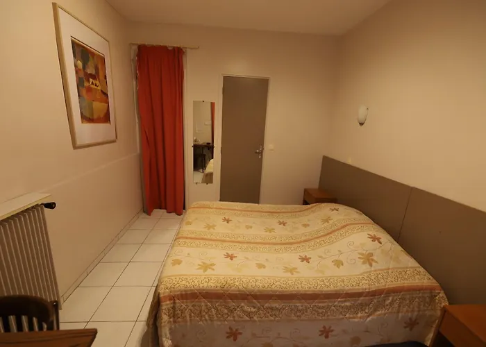 Hotel Du Roussillon Parigi